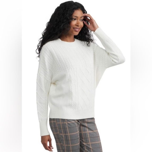 Mexx Sweaters - NWT MEXX White Cable Knit Sweater- Medium
